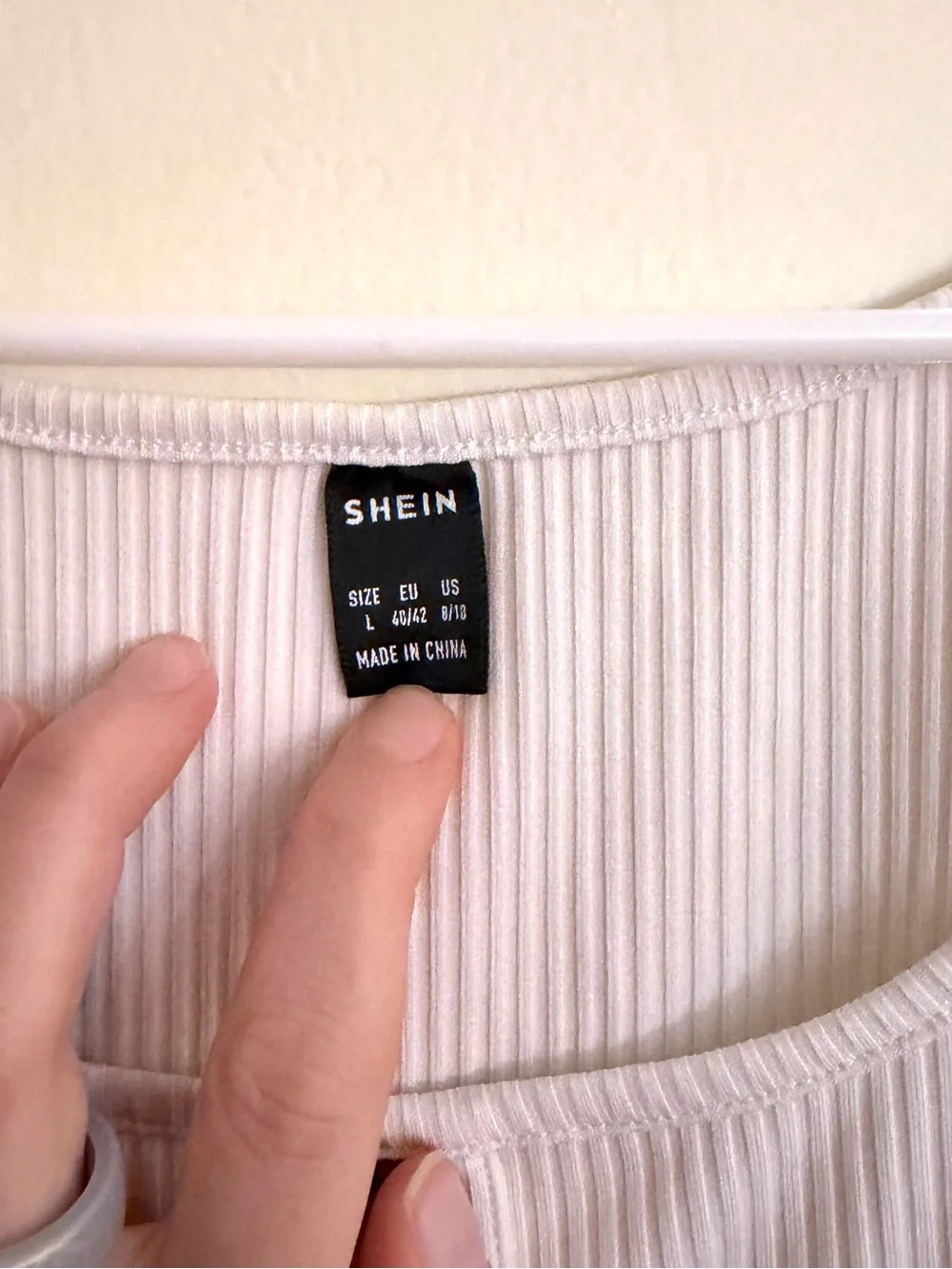 SHEIN Cream Ribbed Button-Front Crop Tank - Picture 3 of 5